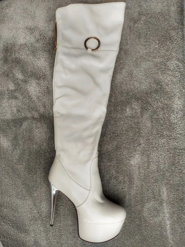 Bottes hautes cuissardes de la marque Kiss Yaya à PARIS 01 - annonce Wannonce