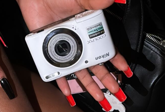 Compagnie élégante et discrète – rendez-vous agréables à VERSAILLES - annonce Wannonce