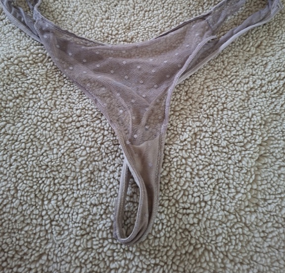 Mon beau String porté longuement à LE TOUQUET PARIS PLAGE - annonce Wannonce