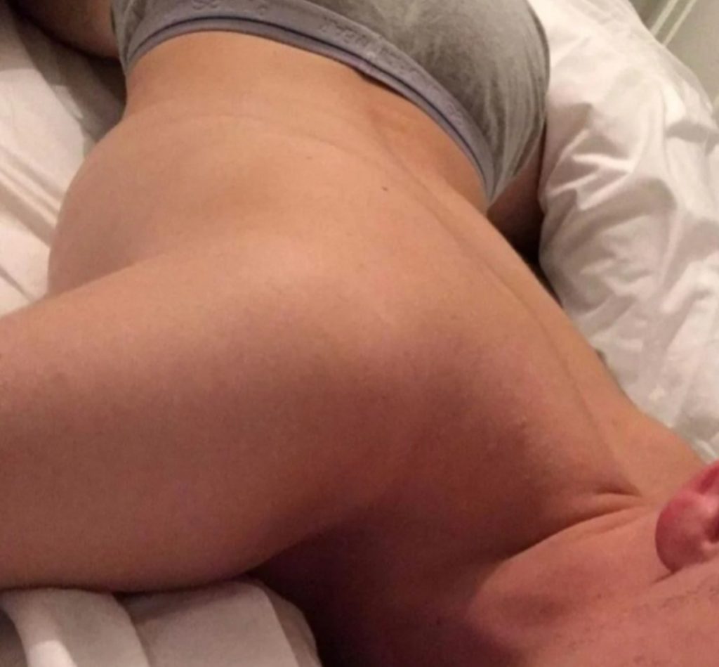 Jh 29a gay passif je lèche pieds à CHARENTON LE PONT - annonce Wannonce