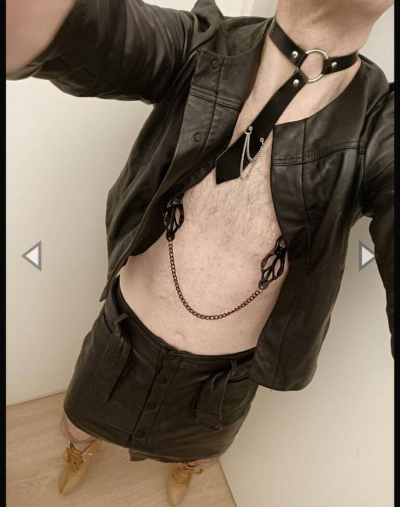 Soumis trav cuir ch maître domi bdsm à FONTENAY LE FLEURY - annonce Wannonce