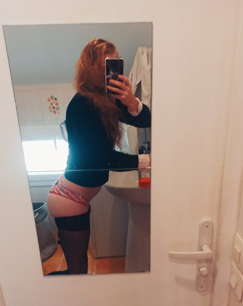 Cherche dominant vicieux pour une petite soumise à DOMONT - annonce Wannonce