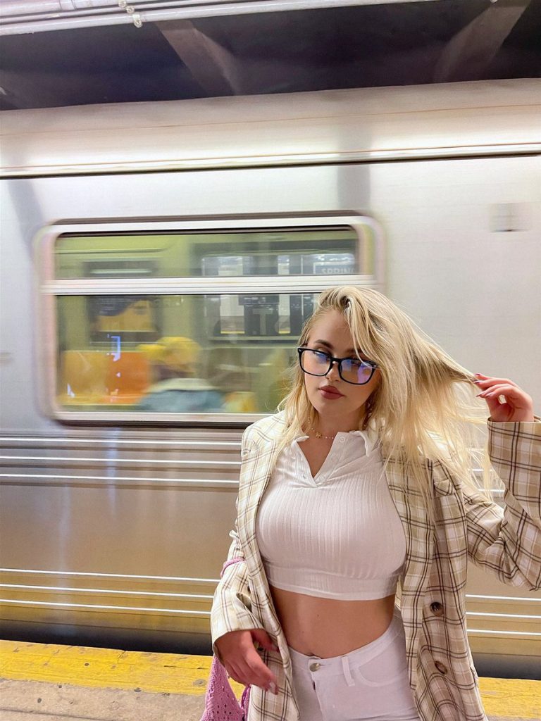 Mylenya pour un moment de câlin à HAUBOURDIN - annonce Wannonce