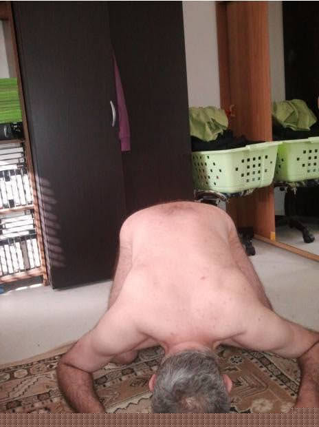 Homme mur novice prêt à devenir un vrai chien soumis contre aide urgente à MELUN - annonce Wannonce