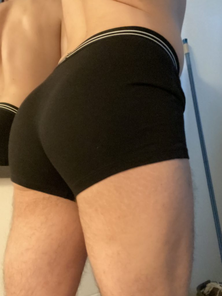 Jeune bg et bm ouvert à tout pour tout à AIX EN PROVENCE - annonce Wannonce