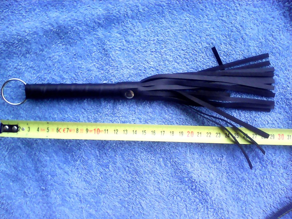 Joli FOUET BDSM ( article neuf ) à VILLEURBANNE - annonce Wannonce