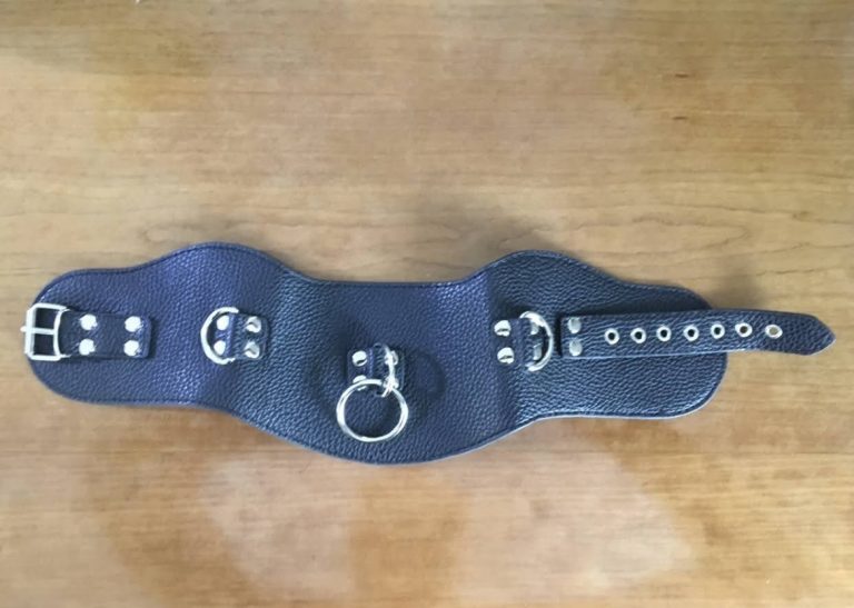 Collier bdsm cuir pour esclave soumis