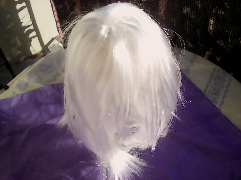 Perruque platine ( article neuf ) à VILLEURBANNE - annonce Wannonce