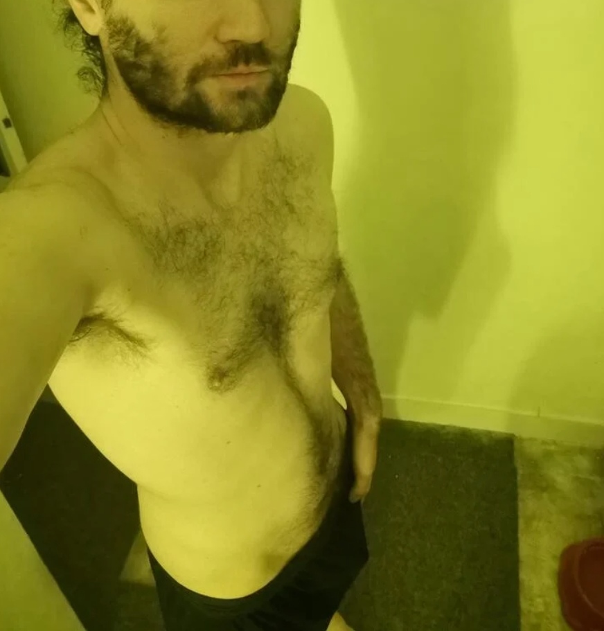 Jeune bien monté pour milf et cougar à POITIERS - annonce Wannonce