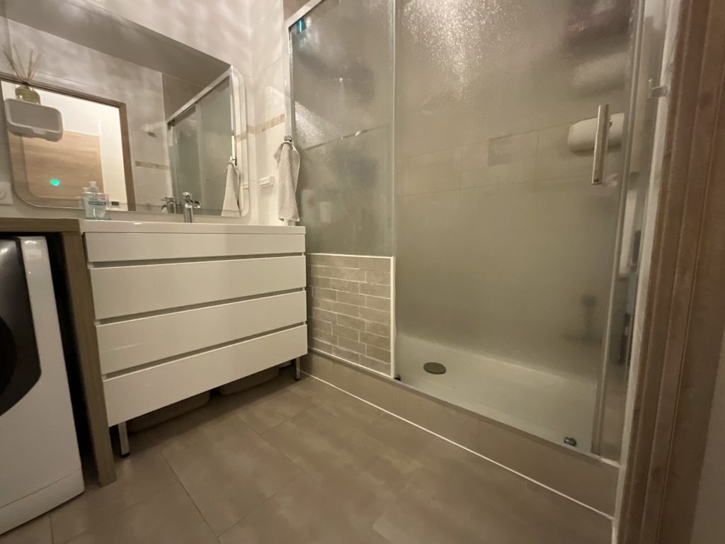 Massage californien et tantra tantrique à ANNEMASSE - annonce Wannonce