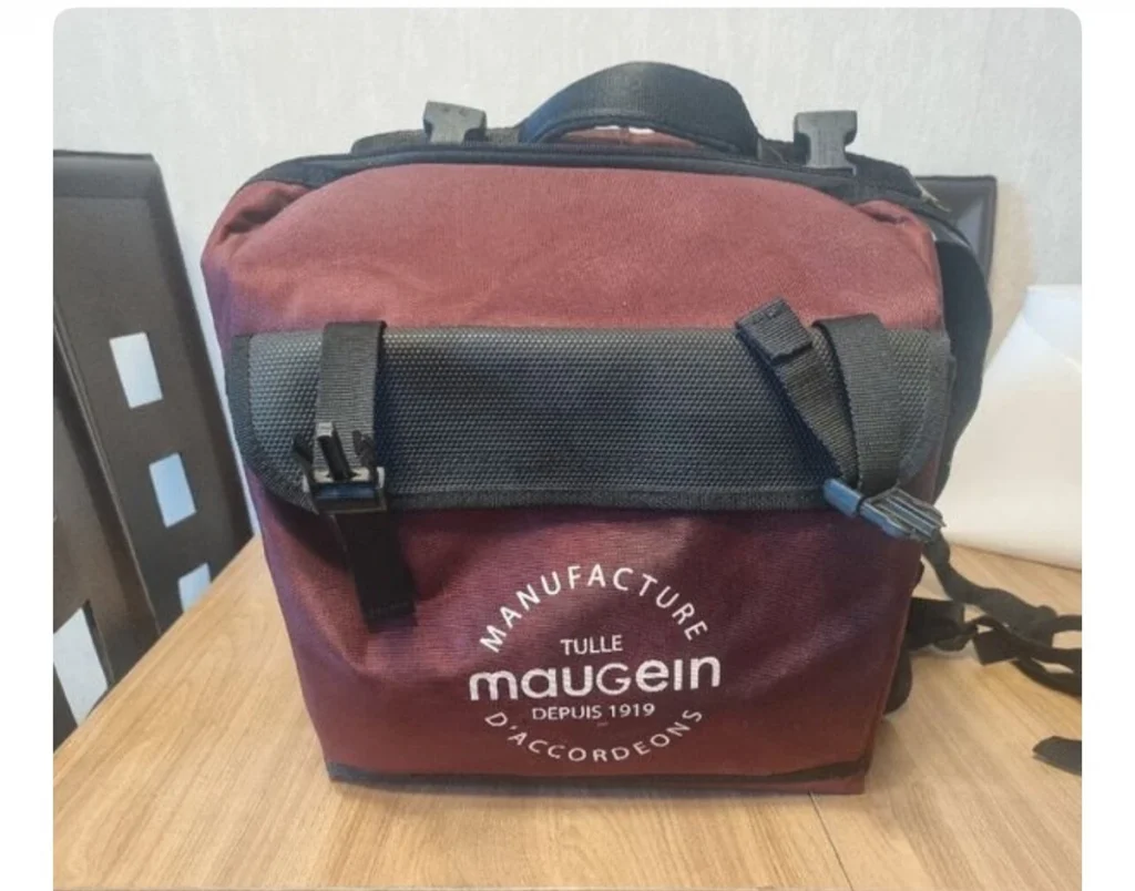 Accordéon Chromatique Maugein en bonne condition à BUC - annonce Wannonce