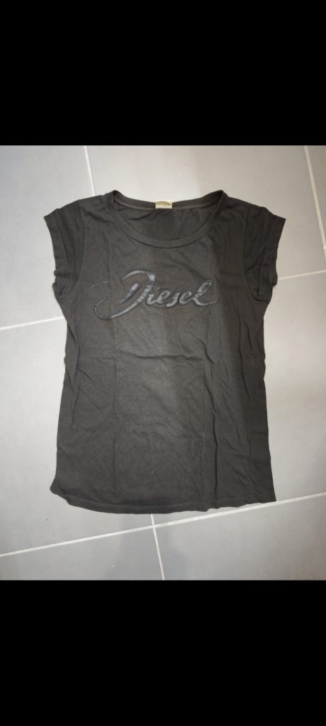 Je vends mon tee shirt sale / odorant à CHARENTON LE PONT - annonce Wannonce