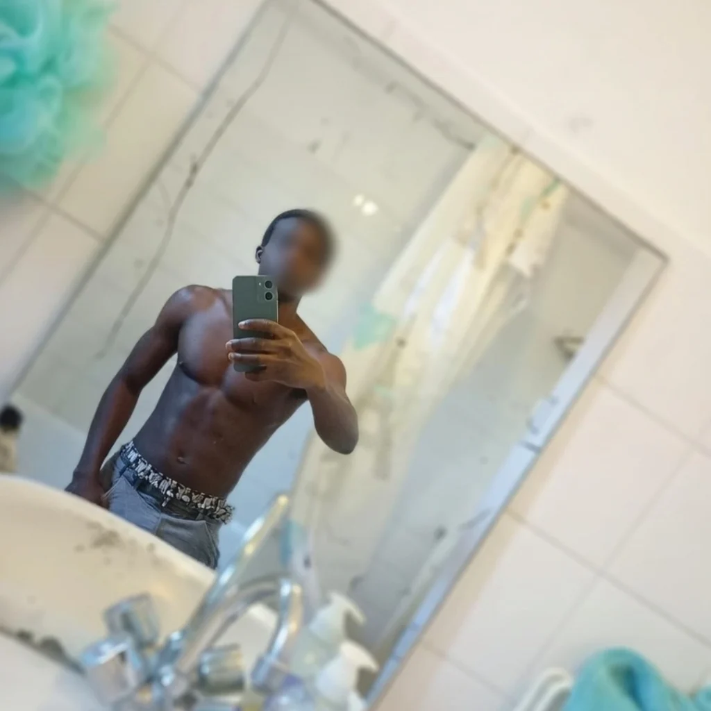 Black ttbm pour femme pouvant se déplacer et qui aime le sxe à ST MARTIN DE VARREVILLE - annonce Wannonce