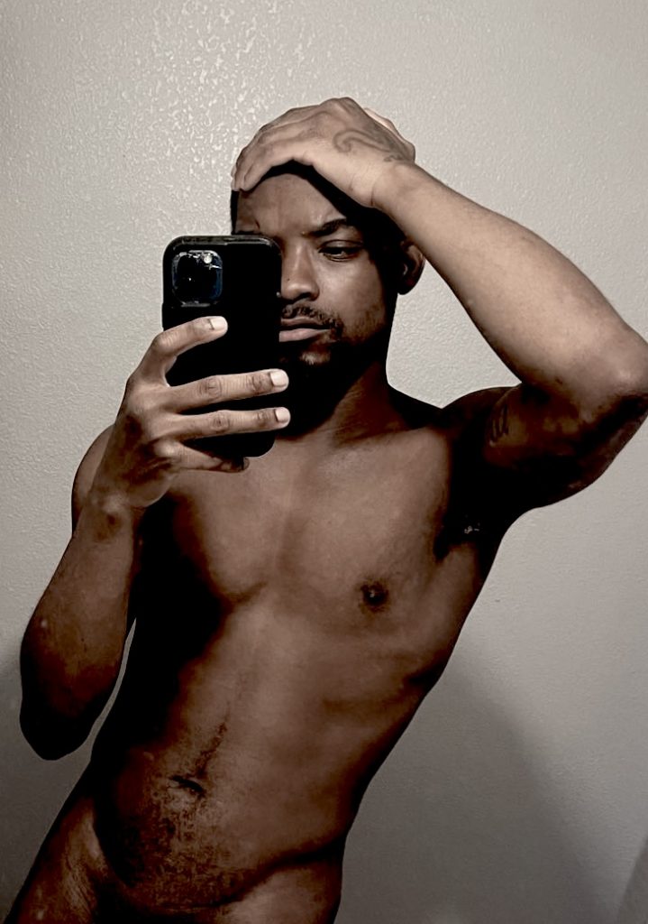 BIG BLACK DADDY MASSIF 1M95 26X7 à PARIS 03 - annonce Wannonce