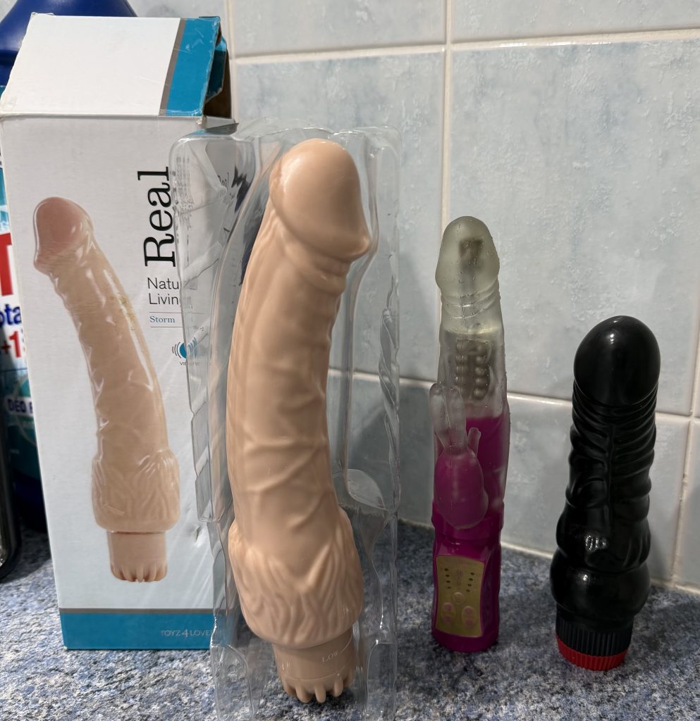 Propose des sextoys pour femme à VAUX LE PENIL - annonce Wannonce