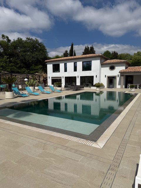 Invitation dans un Hôtel de Luxe dans le 06 pour vous Mesdames à CANNES - annonce Wannonce