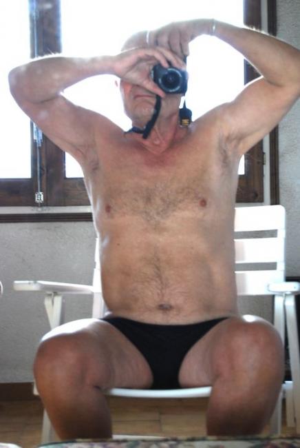 Vieux Gay pour J Gay (Ile-de-France) à MONTREUIL - annonce Wannonce