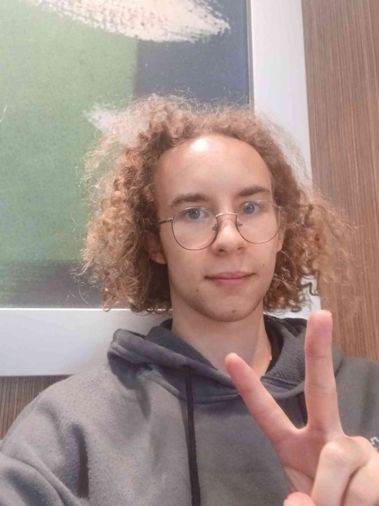 Jeune homme passionné recherche femme mature pour moments intenses et complicité sensuelle à QUIMPER - annonce Wannonce