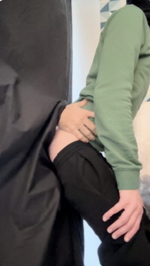 Glory Hole anonyme pour vrai mâle à vider discret à LYON 08 - annonce Wannonce