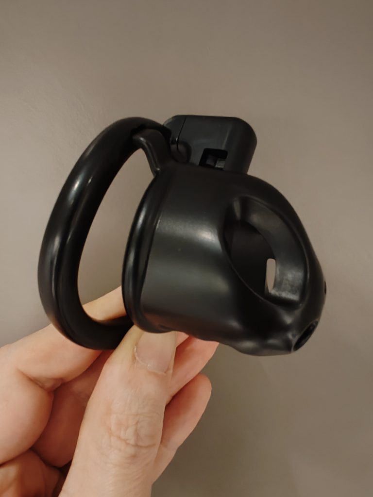 Lopette en cage de chasteté à disposition le midi. à PARIS 14 - annonce Wannonce