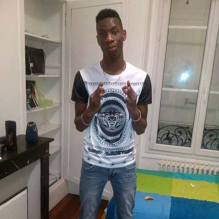 Je suis un jeune black âgé de 28ans en manque de sex qui cherche un plan cul ou une relation sérieuse à CHAMPIGNY SUR MARNE - annonce Wannonce