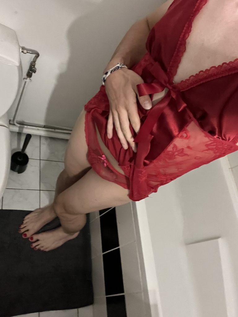 Sissy recherche des copines pour s’amuser à EPERNON - annonce Wannonce