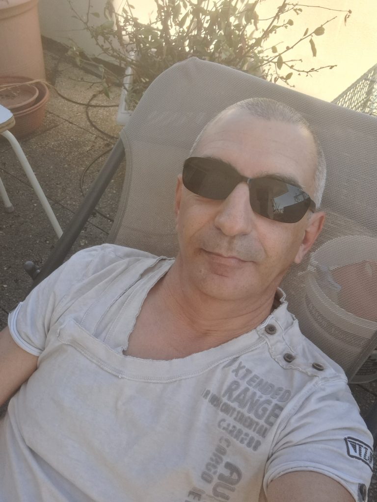 Babtou cherche a teter masser une domina black - annonce Wannonce